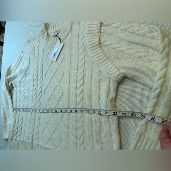 NWT Calvin Klein cable knit sweater with unique sleeves. Size XL ivory cream - Picture 9 of 11